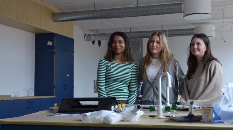 Elever på Ravnholm Skole besøger deres nye, endnu ikke færdige, læringsmiljøer