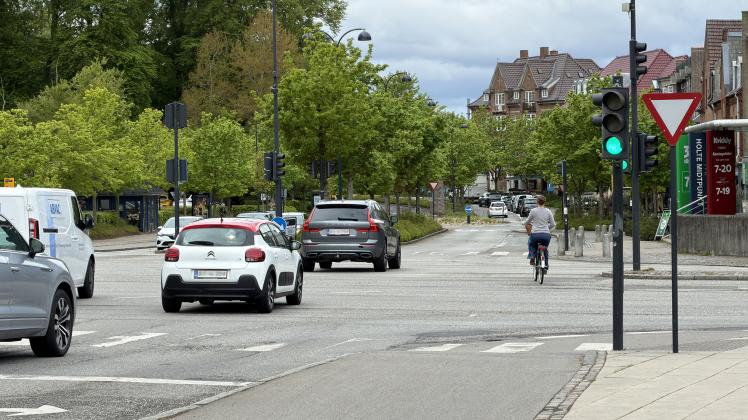 Det kan være svært at komme over det store kryds i Holte, når lyset er ude af drift